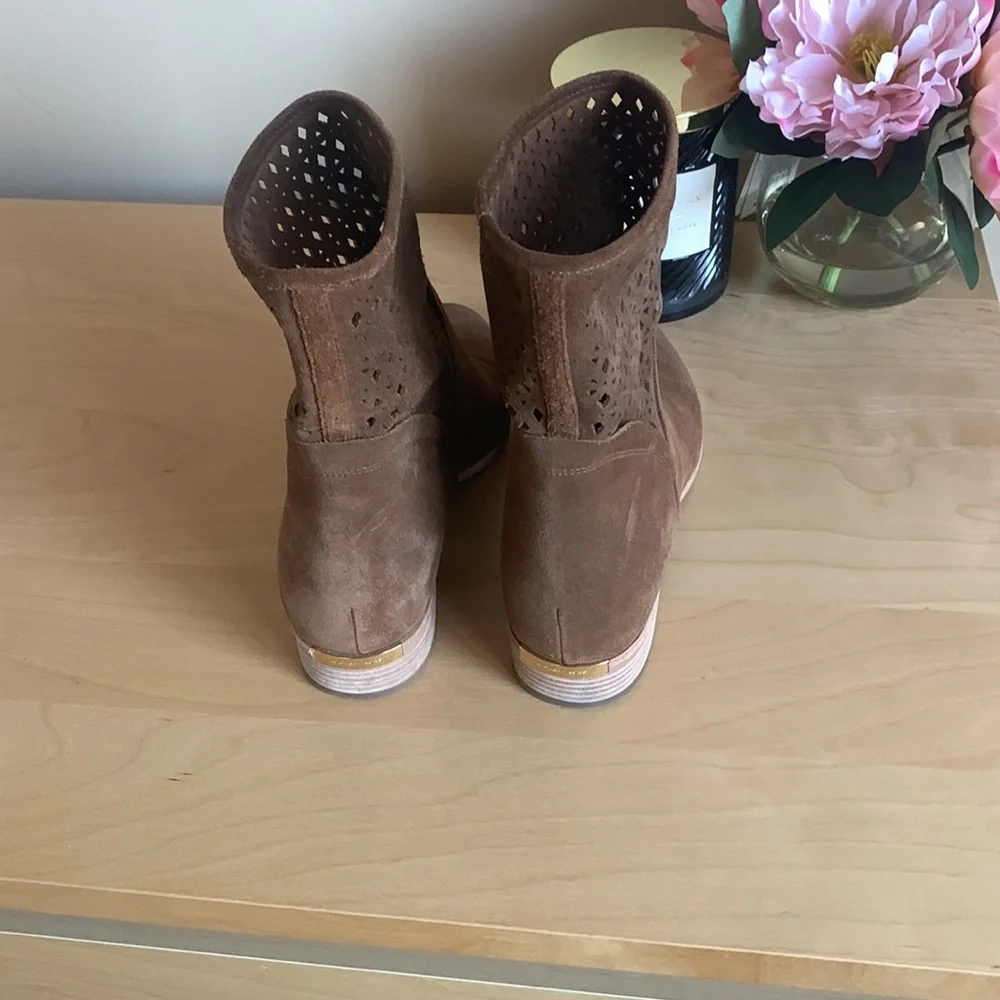 Michael Kors Sunny Bootie - Picture 4 of 6